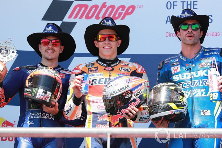 MotoGP: per Iannone podio e lacrime. La dedica di Belen VIDEO