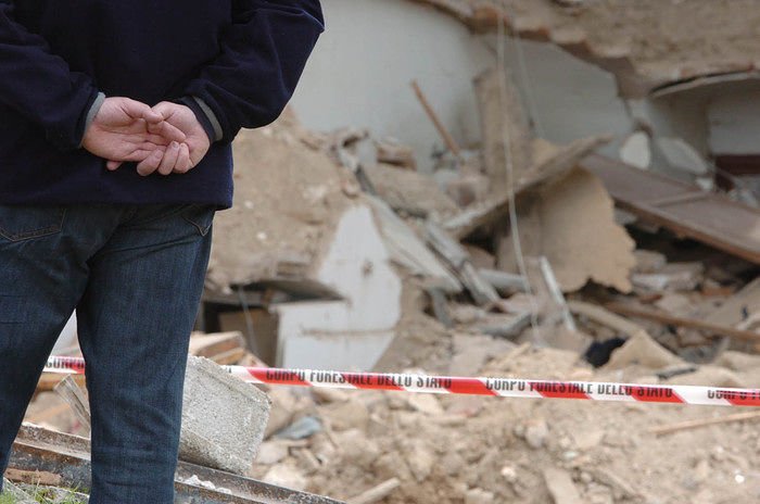 Terremoto, l’Arera non fa sconti nonostante il decreto: bollette da pagare anche per gli immobili inagibili