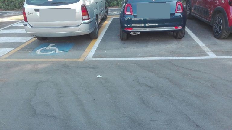 Silvi, Scordella ‘mette a norma’ il parcheggio disabili in via Forcella