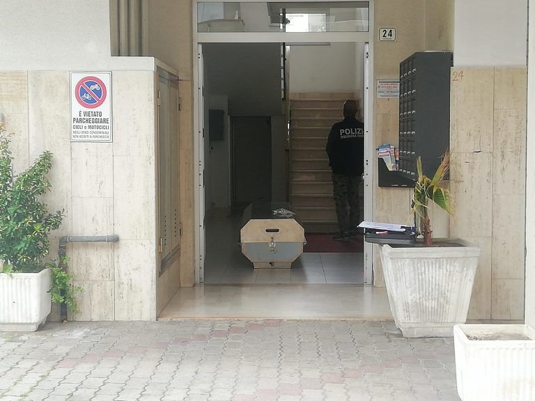 Martinsicuro, corpo mummificato rinvenuto nell’appartamento di via Vezzola