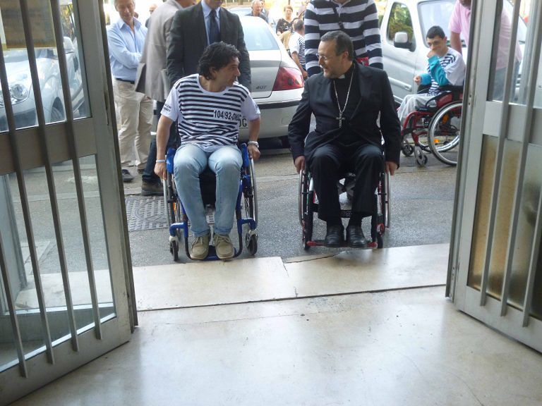 Disabili: in Abruzzo due anni di attesa per i rimborsi informatici a causa di una firma