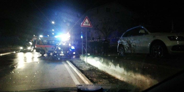Esplosione a Città Sant’Angelo, bomba carta davanti a una palazzina