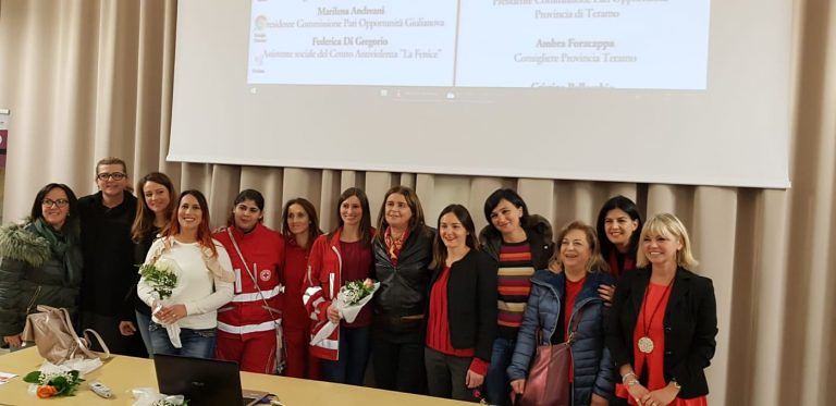 Giulianova, CPO incontra gli studenti e pianta un albero dedicato ad Ester Pasqualoni