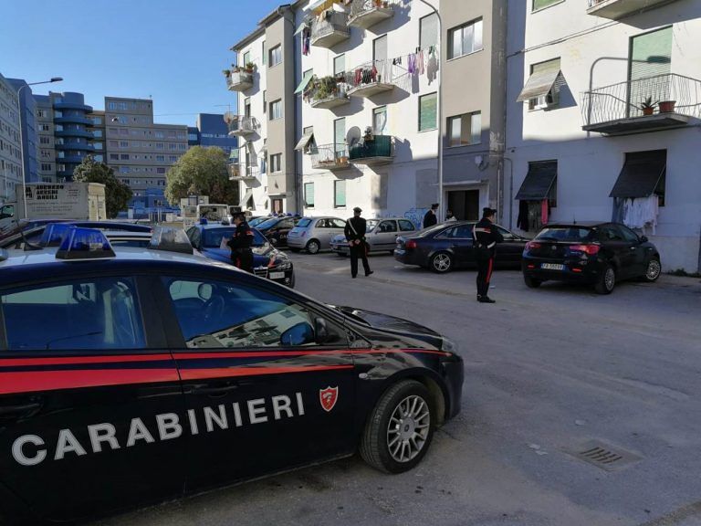 Pescara, via Rigopiano: controlli a tappeto dei carabinieri contro gli abusivi
