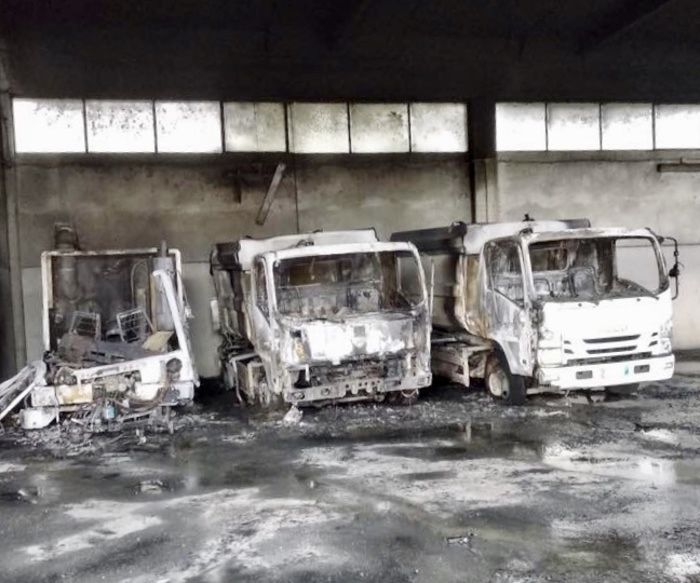 Sulmona, quattro mezzi in fiamme nel deposito Cogesa
