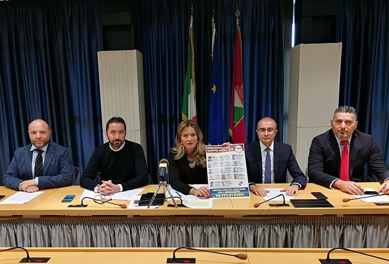 Taglio ai vitalizi, l’Abruzzo potrebbe risparmiare dieci milioni di euro