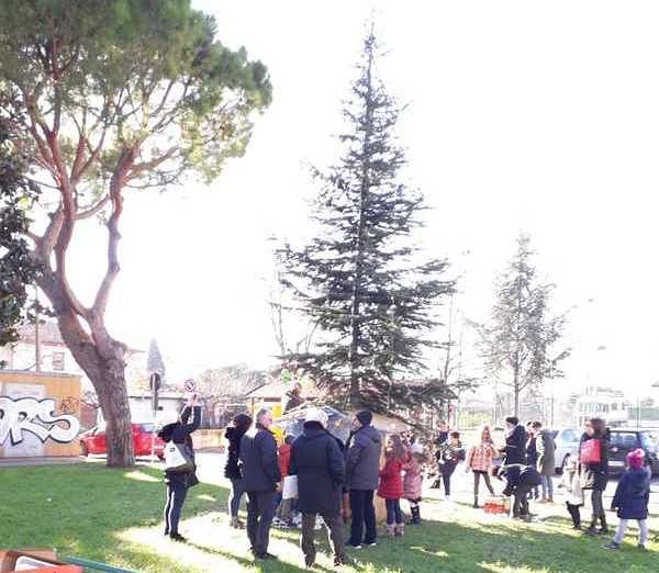 Giulianova, presepe e albero di Natale realizzati dai bambini di Villa Pozzoni