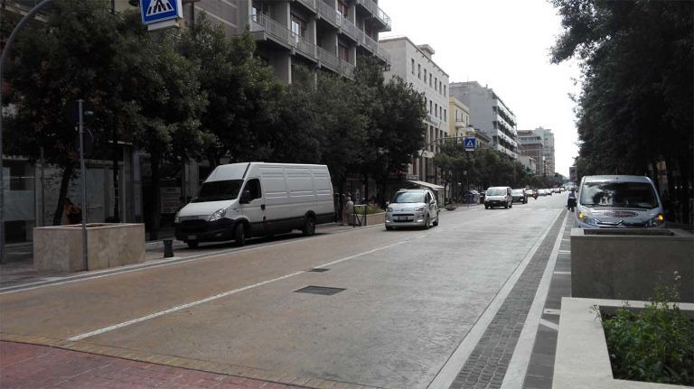 Pescara, nuovo asfalto: corso Vittorio a senso unico