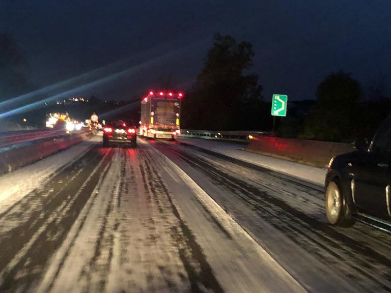 Grandine sulla A14 che “diventa” ghiaccio sull’asfalto FOTO VIDEO