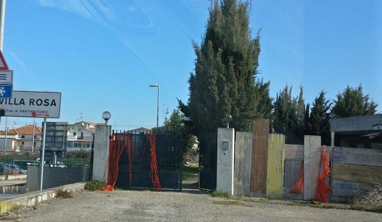Martinsicuro, fabbricati occupati e rifiuti in via Risorgimento: arriva l’ordinanza del sindaco