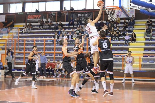 Basket, play off: Amatori perde Gara 1 contro Reggio