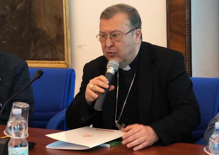 Monsignor Leuzzi, Vescovo di Teramo-Atri, presenta il suo volume a Roma