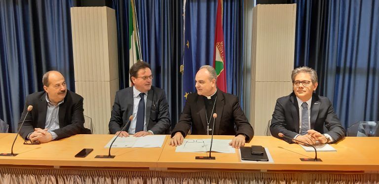 Turismo religioso in Abruzzo: firmata la convenzione Regione-Conferenza Episcopale