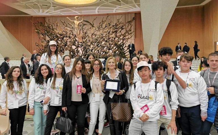 Concorso “I giovani e lo sport”: la scuola di Corropoli premiata dal Miur e dal Papa FOTO