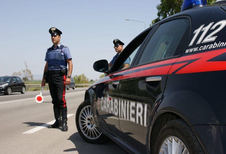 Speronano i carabinieri e scappano da Montesilvano a Collecorvino: presi dopo l’inseguimento