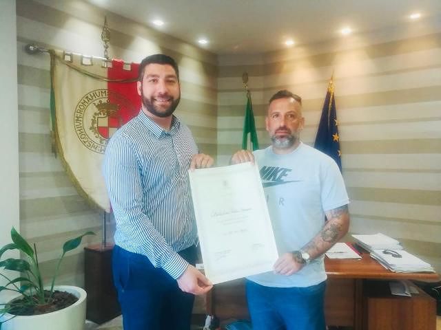 Christian Pablo Ferreyra ritira in Municipio il riconoscimento per la Pro Vasto