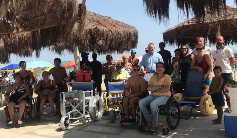 Montesilvano, carrozzina per la spiaggia accessibile donata da un anonimo benefattore