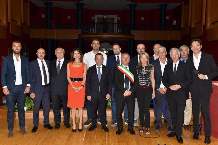 Premiati i nuovi Ambasciatori d’Abruzzo FOTO