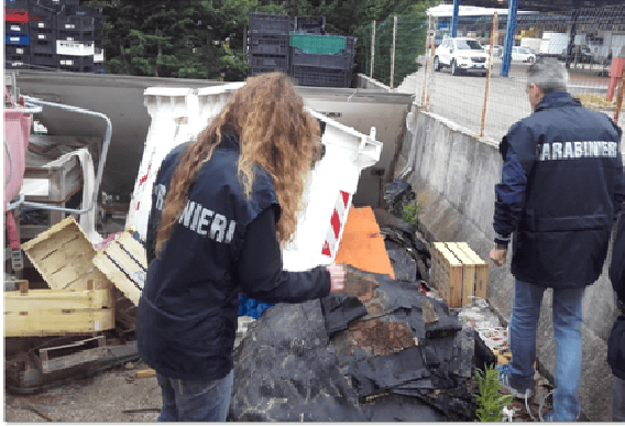 Cepagatti, rifiuti abbandonati al mercato ortofrutticolo: multa da 6500 euro