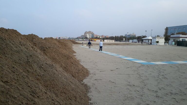 Modello Riccione per fronteggiare l’erosione costiera. La proposta dell’associazione BalneaTor FOTO