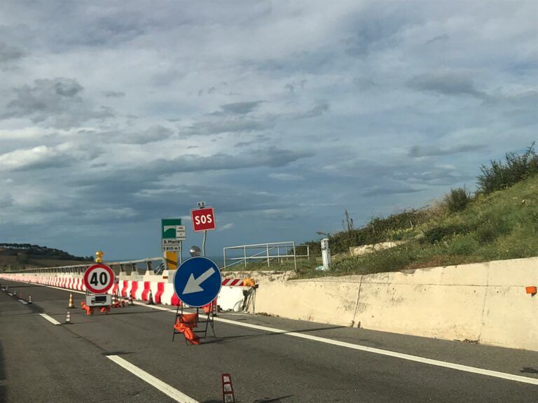 Viadotti sequestrati tra Abruzzo e Marche: code e polemiche in A14