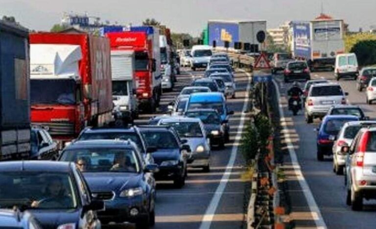 A14: divieto di transito ai mezzi pesanti tra Pescara nord e Pineto