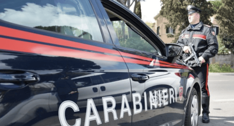 Alba Adriatica, ladro in azione nel ristorante: fermato dai carabinieri con prosciutti e salmoni