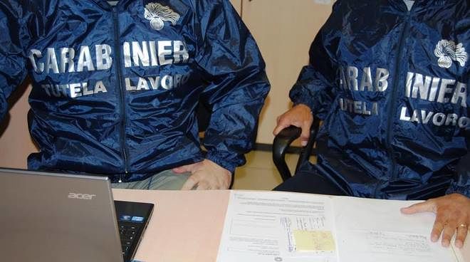 Martinsicuro, controllo del night: blitz dei carabinieri con denuncia e sanzione