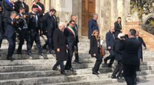 Teramo, il Presidente Mattarella prima all'Università e poi al Duomo. Sfollati consegnano lettera FOTO VIDEO
