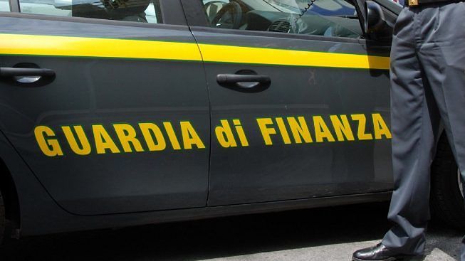Pescara, merce rubata e contraffatta: due interventi della Finanza in centro