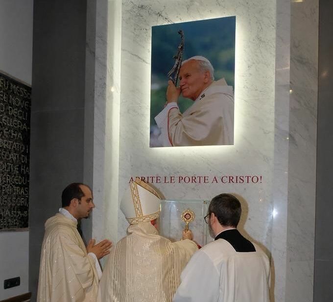 Cento anni dalla nascita di Papa Wojtyla: messa solenne nella chiesa del Sacro Cuore di Teramo