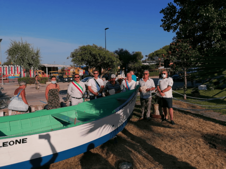 Silvi, una pattana sulla rotonda tra via Colombo e via Italia: dedicata alle famiglie marinare
