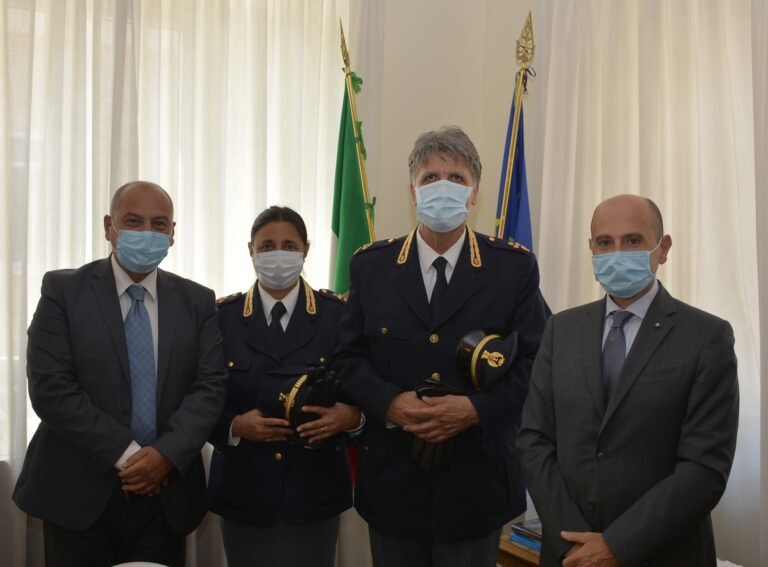 Teramo, i neo commissari di Polizia in visita al Prefetto de Prisco FOTO