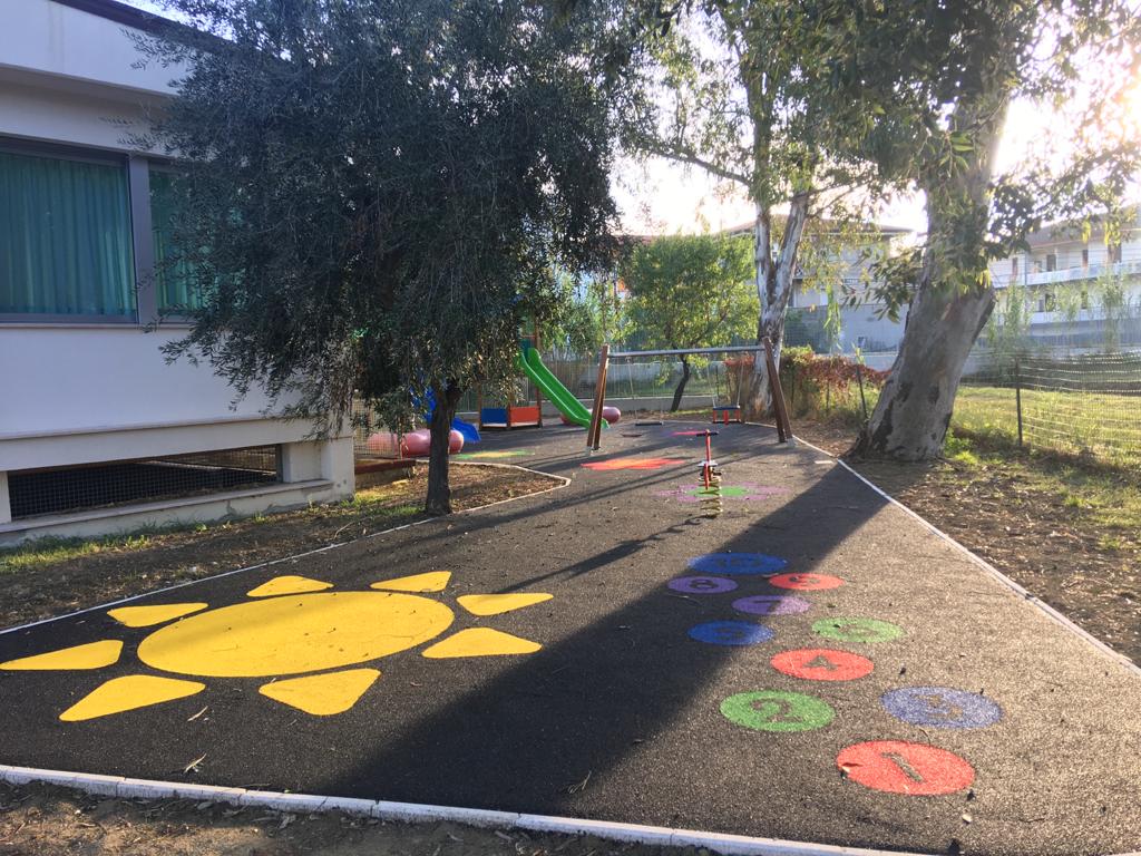 Tortoreto, area giochi scuola dell’infanzia: lo spazio torna fruibile dopo la riqualificazione FOTO