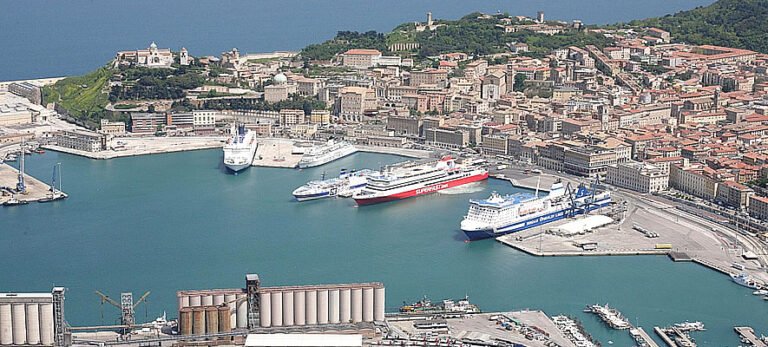 Sequestrati 216 kg di cocaina al porto di Ancona: operazione della DDA