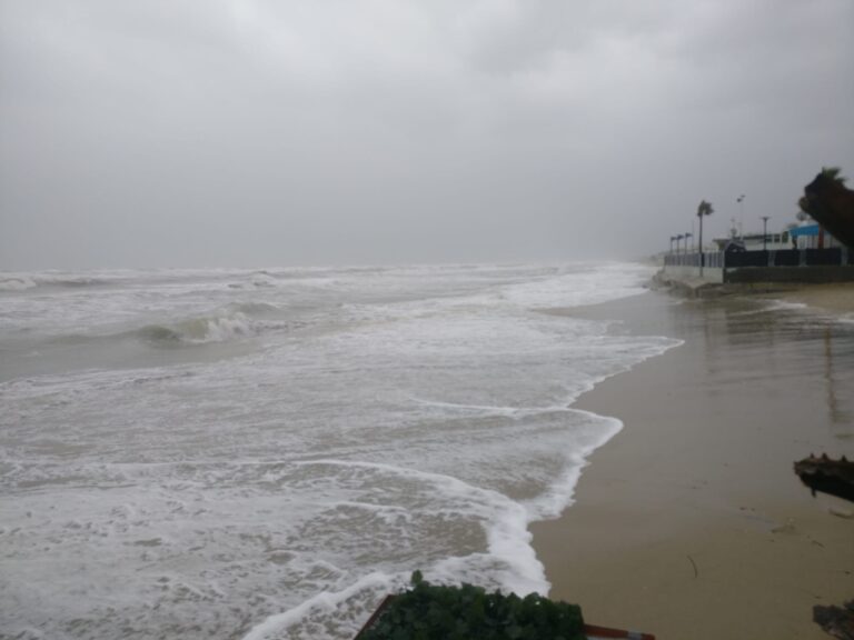 Nuova ondata di maltempo: in Abruzzo forti mareggiate