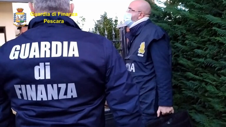 Pescara, truffe finanziarie: scoperti 4 falsi mediatori creditizi-VIDEO