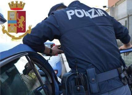 Pescara, lite in centro con coltello: ferito un poliziotto