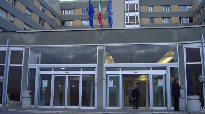 Covid, salgono i ricoveri negli ospedali teramani: nuove misure di sicurezza