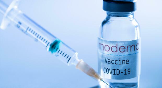 Castelli, vaccini anti-Covid: attivo lo sportello di assistenza alla prenotazione