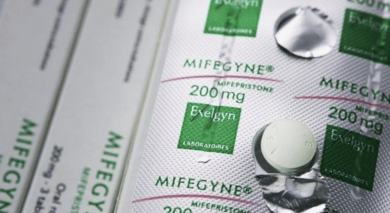 Pillola abortiva, “Diritto messo a rischio dall’Abruzzo misogino”