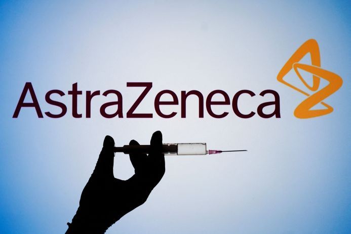 Rischi vaccino AstraZeneca: “nessuna restrizione per l’uso”. Confermata la sicurezza