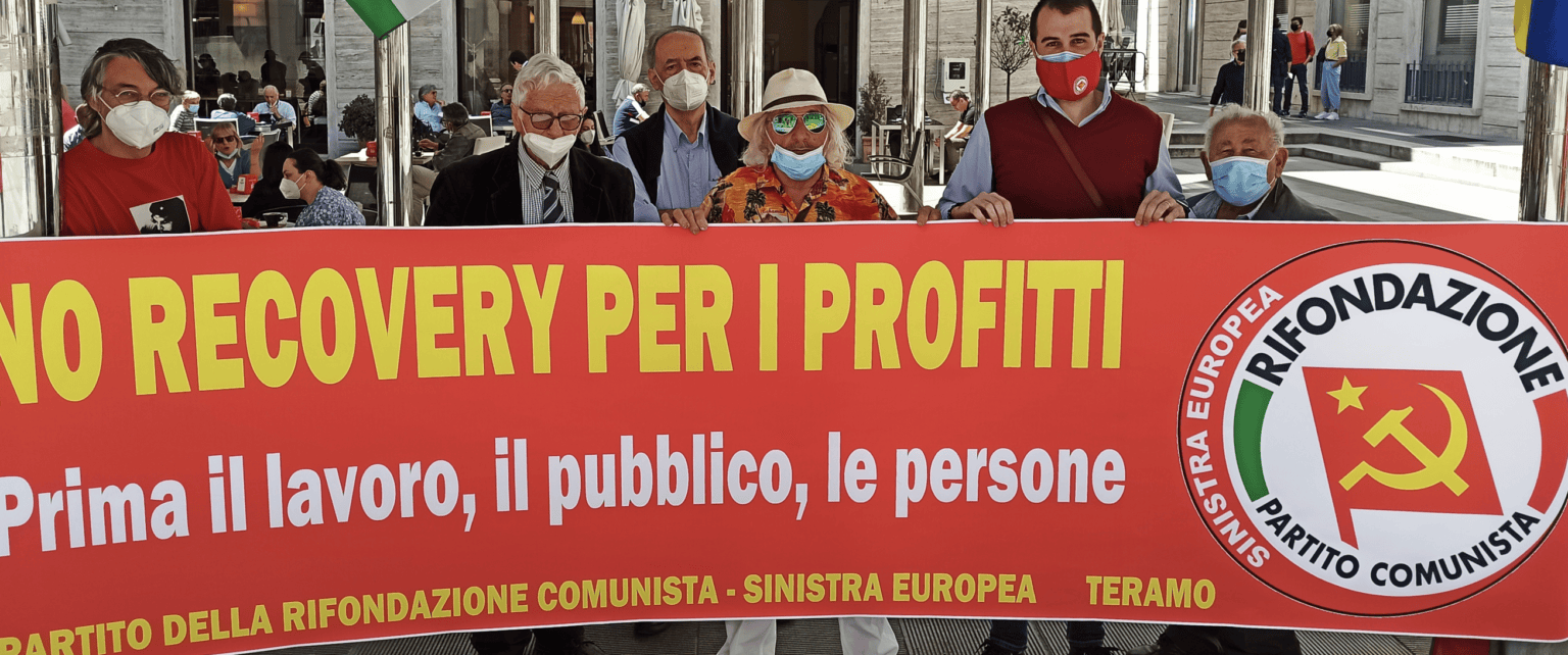 Teramo, il Partito della Rifondazione Comunista scende in piazza per l