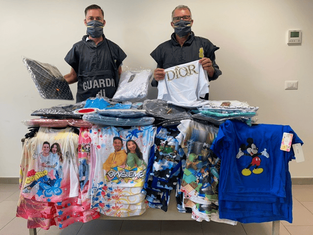 Pescara, contraffazione: sequestrati 5000 articoli falsi