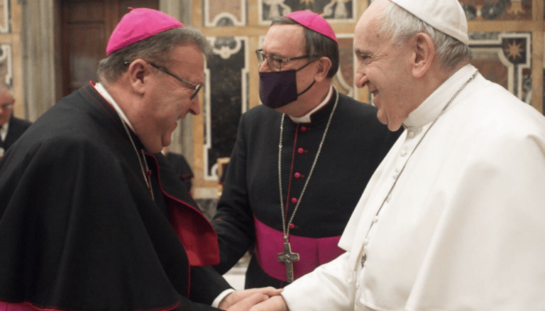 Delegazione della diocesi di Teramo-Atri in udienza dal Papa