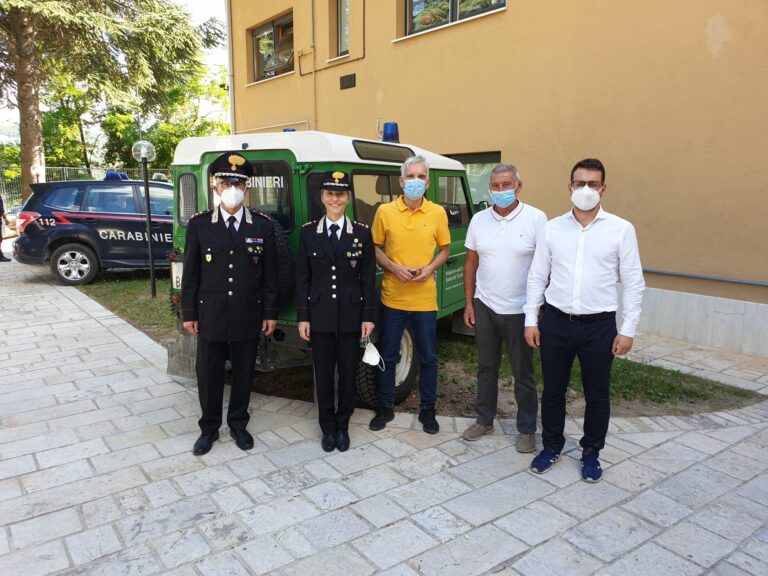 Parco Gran Sasso e Monti della Laga, donati defibrillatori alle stazioni dei carabinieri