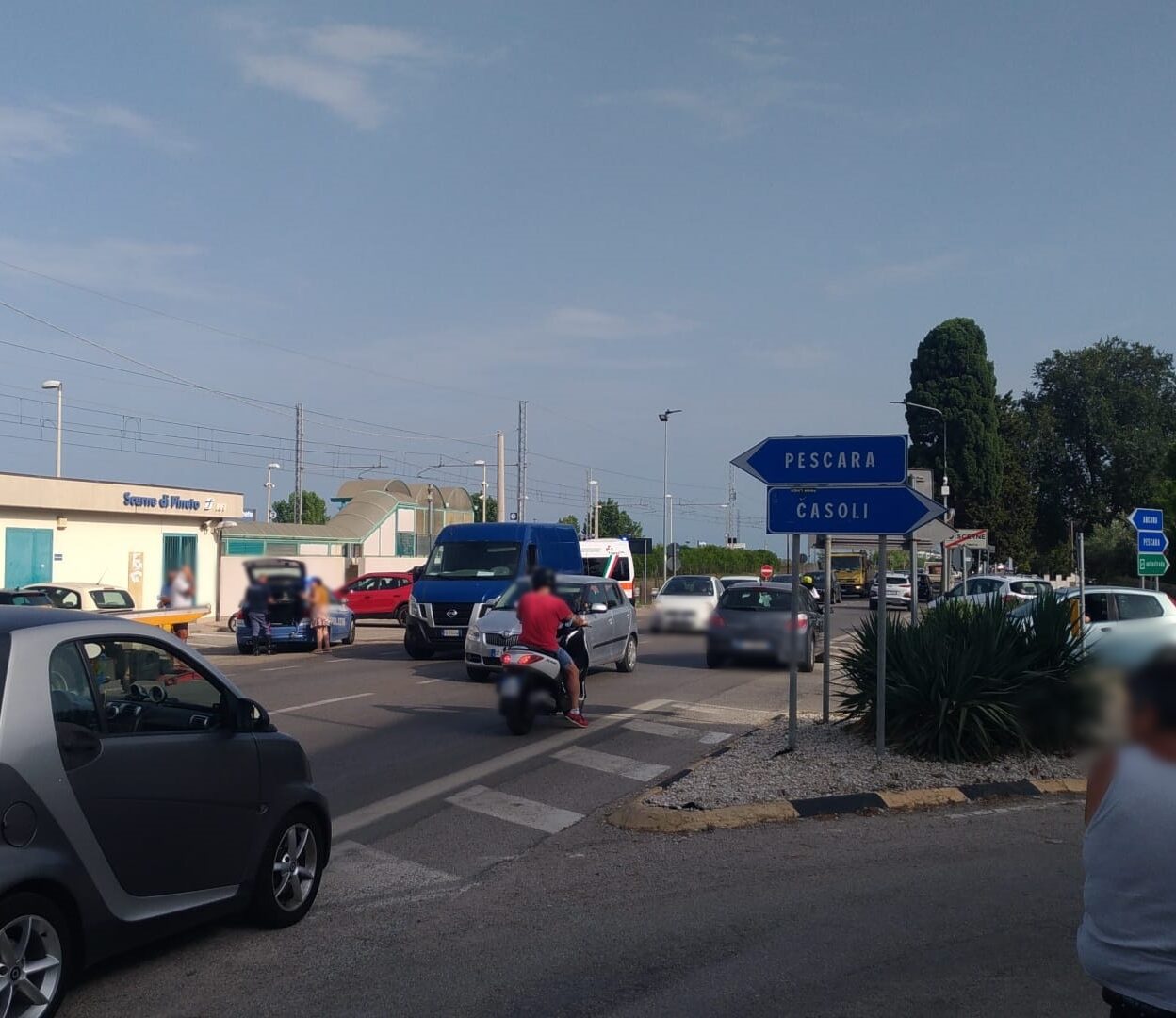 incidente a Scerne traffico bloccato sulla