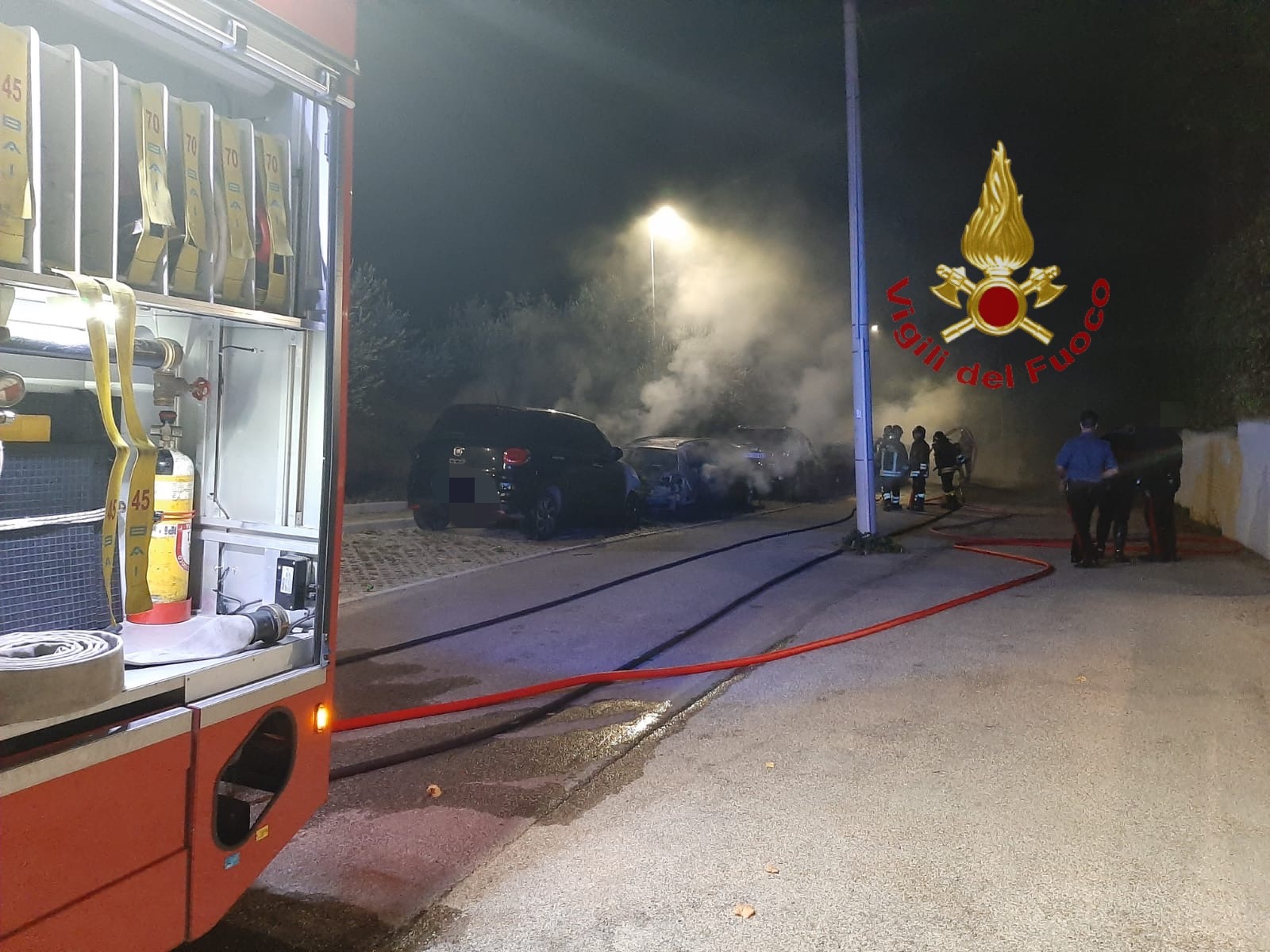 Montesilvano, 9 auto incendiate: rinvenuta bottiglia incendiaria-FOTO