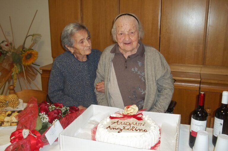 Sant’Eufemia: festa per 2 sorelle ultracentenarie