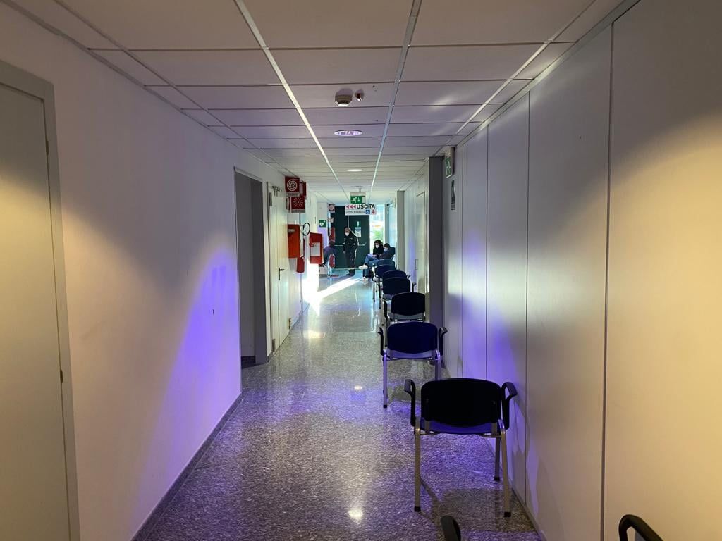 Pescara, aperto il centro vaccini a palazzo Fuksas-FOTO